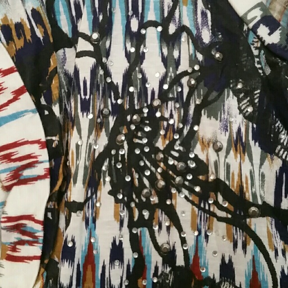 Abstract Aztek Print top from Buckle - Picture 2 of 5